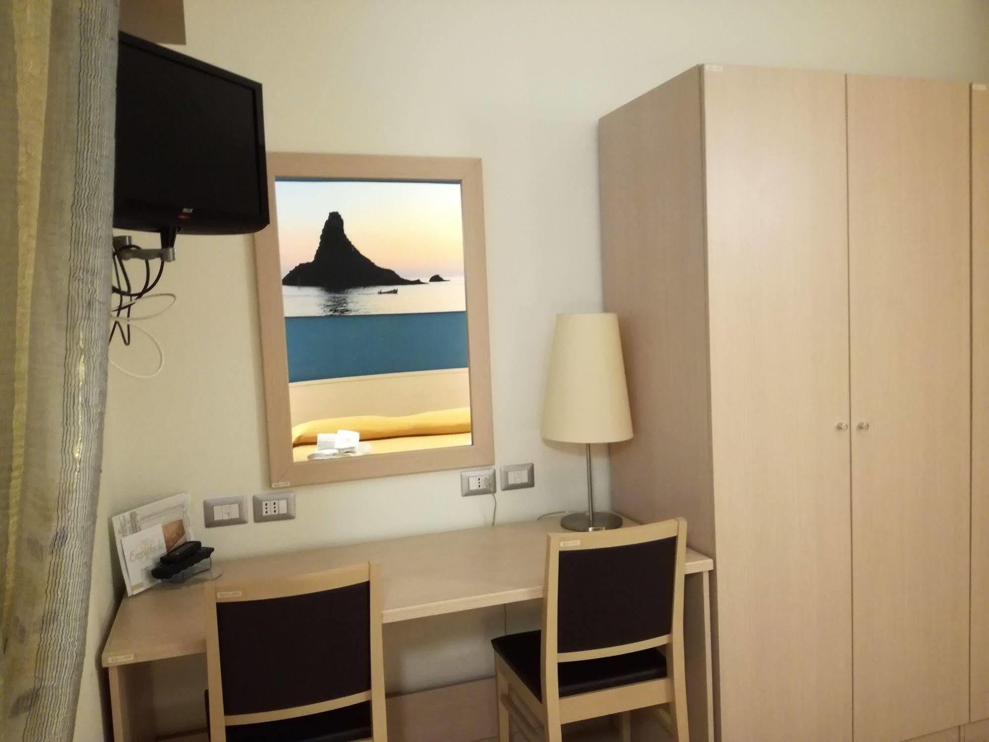 Hotel Residence Empedocle Мессина Экстерьер фото